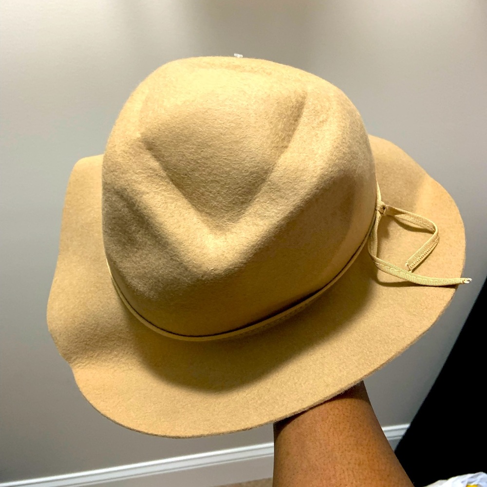 Nice comfy Hat, has never been worn.